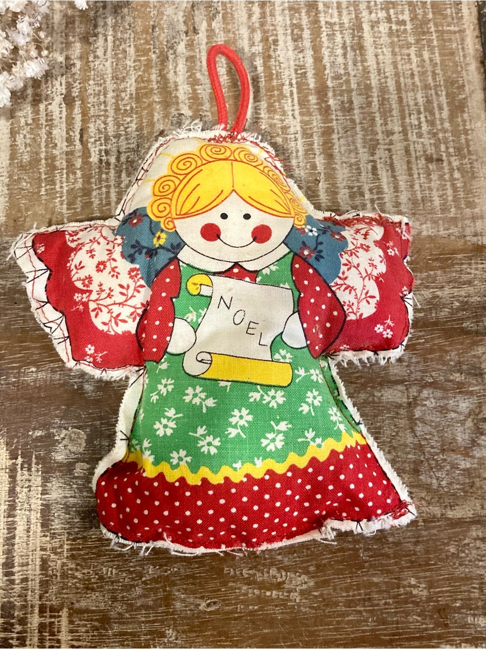 Vintage Holiday Angel Fabric Ornament - Red & Green 1980s Handmade Noel - Picture 6 of 12
